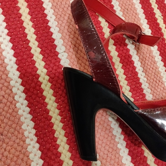 Shiny red platform heels size 6 - Picture 10 of 10
